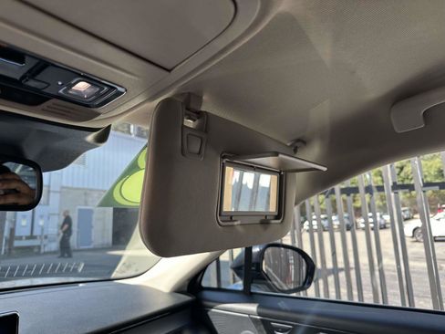 Used 2023 Lincoln Corsair AWD image 16