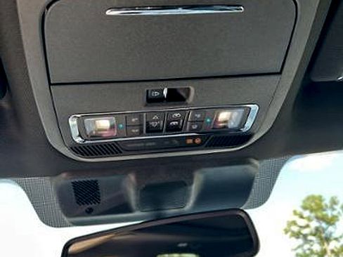 Used 2025 Ford F250 Platinum image 23