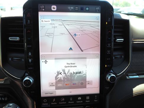 New 2025 RAM 1500 Limited image 17