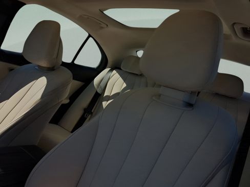 Used 2026 Mercedes-Benz E 350 Sedan image 19