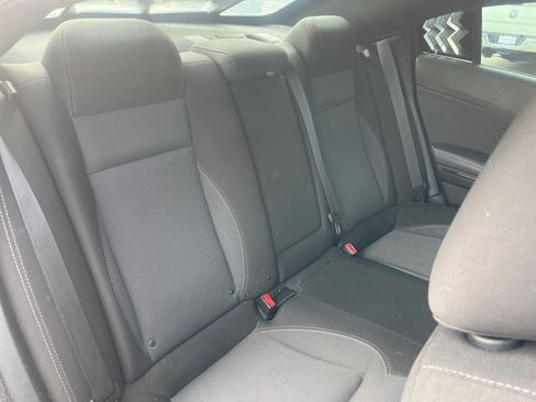 Used 2017 Dodge Charger SE w/ Blacktop Package image 18