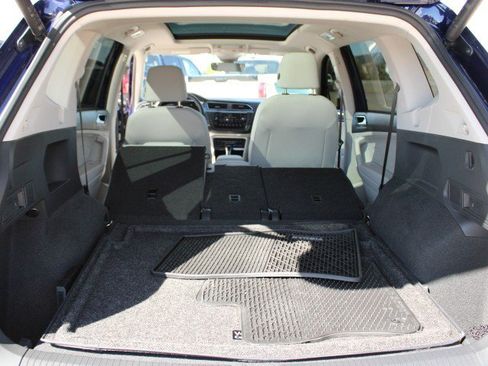 Used 2024 Volkswagen Tiguan SE w/ Panoramic Sunroof Package AWD/4WD image 27