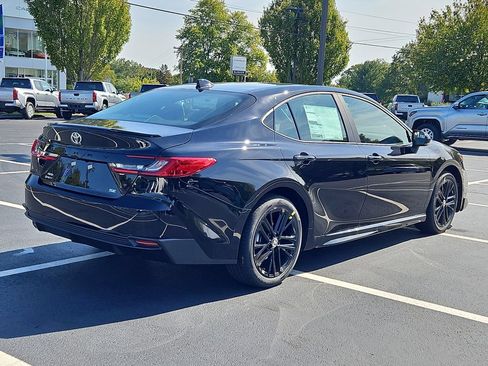 New 2026 Toyota Camry Hybrid AWD/4WD image 2