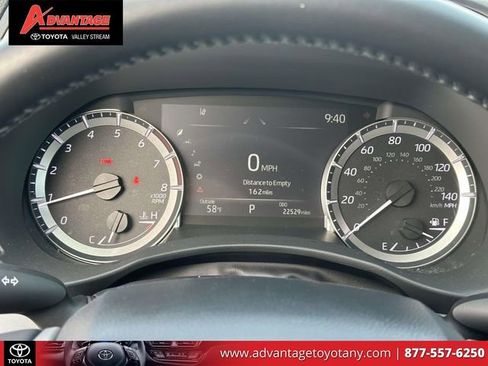 Used 2023 Toyota Highlander XLE AWD/4WD image 31