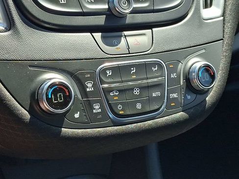 Certified 2025 Chevrolet Malibu LT FWD image 15