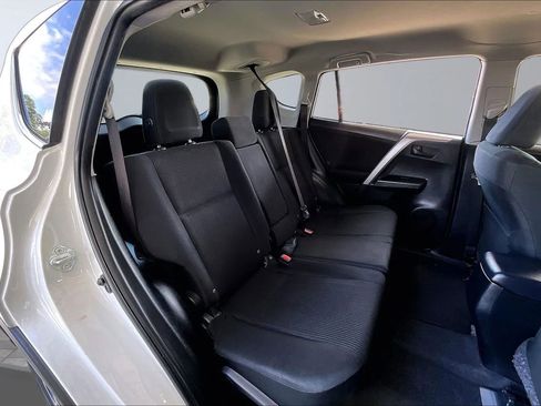 Used 2017 Toyota RAV4 LE image 22