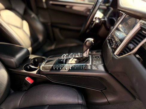 Used 2017 Porsche Macan S image 29