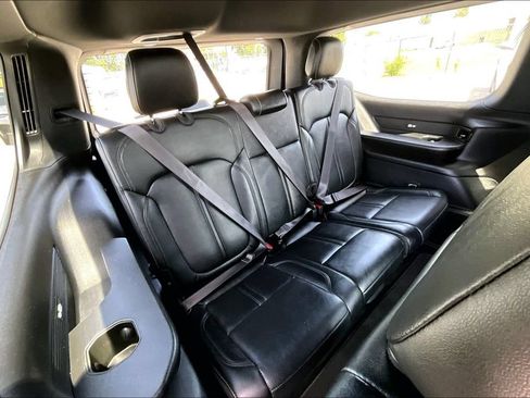 Used 2024 Jeep Wagoneer Series II AWD/4WD image 38