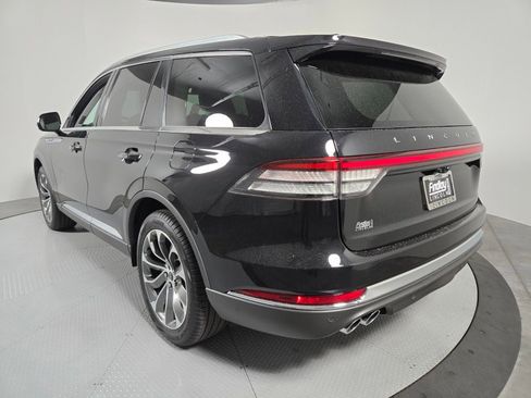 New 2026 Lincoln Aviator AWD image 7