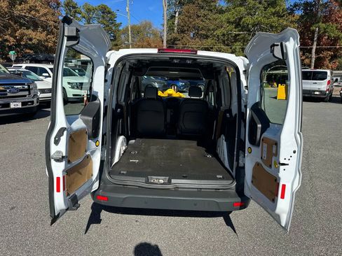 Used 2018 Ford Transit Connect XL image 12