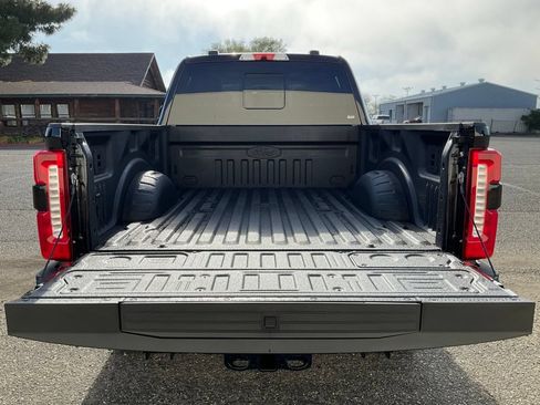 New 2026 Ford F250 Lariat w/ Black Appearance Package AWD/4WD image 17