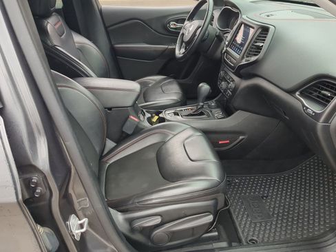 Used 2020 Jeep Cherokee Trailhawk w/ Cold Weather Group image 24