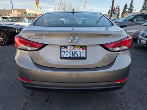 Used 2014 Hyundai Elantra SE w/ Option Group 02 image 3