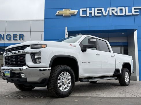 Used 2023 Chevrolet Silverado 2500 LT w/ Convenience Package image 3