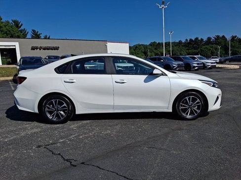 Used 2023 Kia Forte LXS FWD image 9