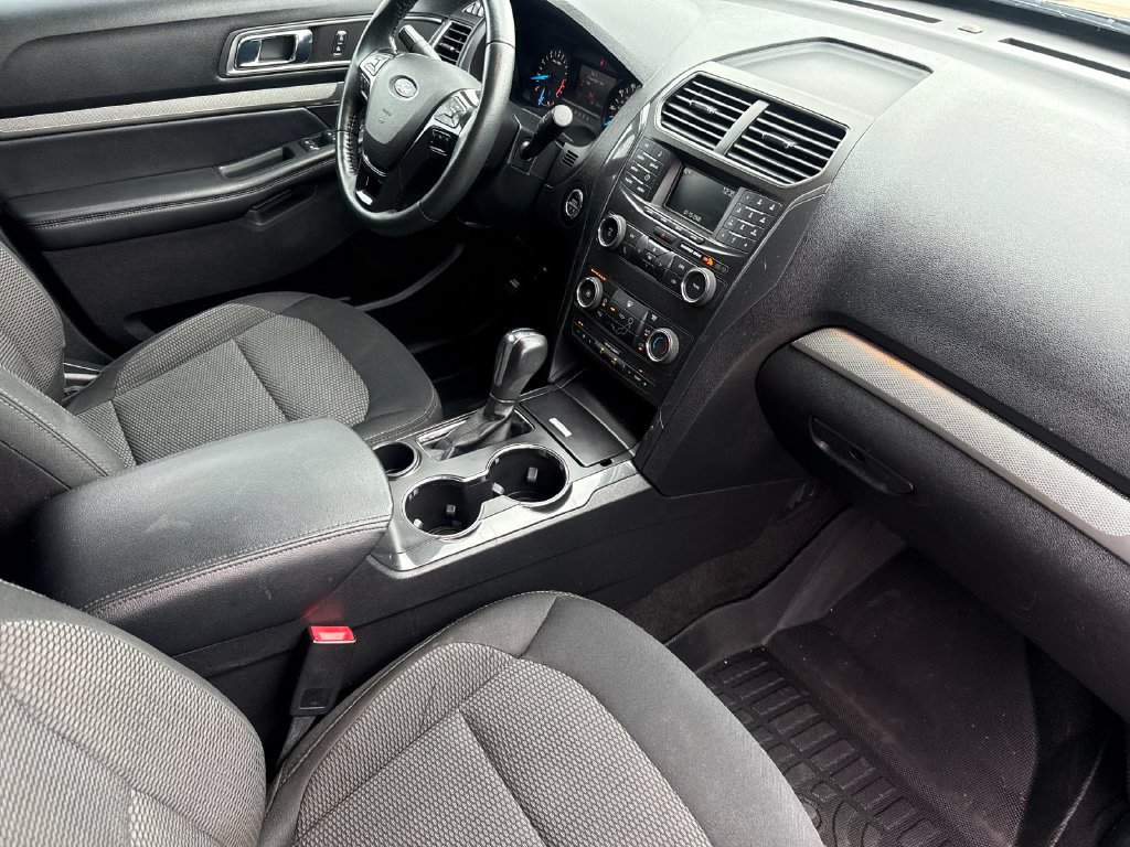 Used 2019 Ford Explorer XLT FWD image 16