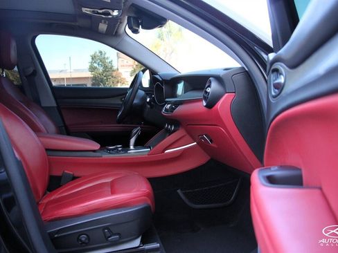Used 2019 Alfa Romeo Stelvio Ti image 30