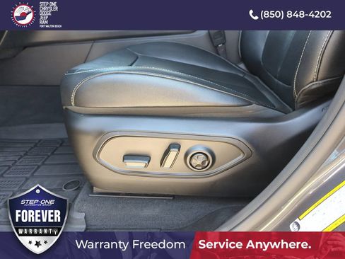 Used 2023 Jeep Grand Cherokee L Limited w/ Luxury Tech Group II RWD image 12