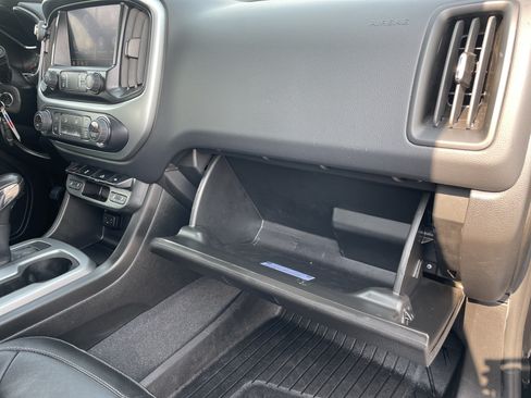 Used 2022 Chevrolet Colorado LT w/ Luxury Package AWD/4WD image 39
