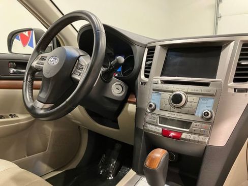 Used 2014 Subaru Outback 2.5i Limited AWD/4WD image 29
