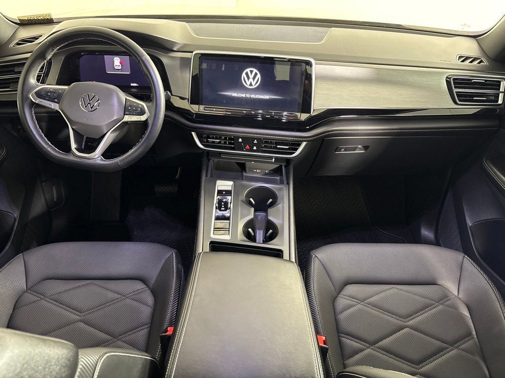 Used 2024 Volkswagen Atlas Cross Sport SE FWD image 17