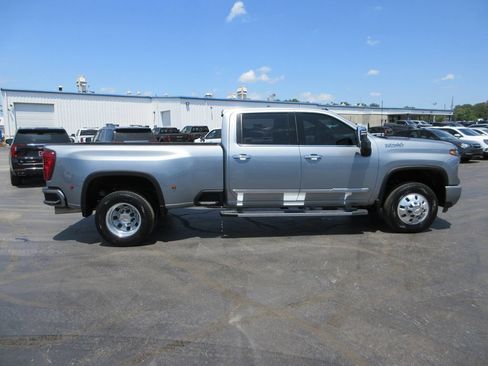 Used 2024 Chevrolet Silverado 3500 High Country w/ High Country Premium Package AWD/4WD image 5