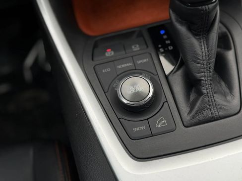 Used 2020 Toyota RAV4 Adventure image 36