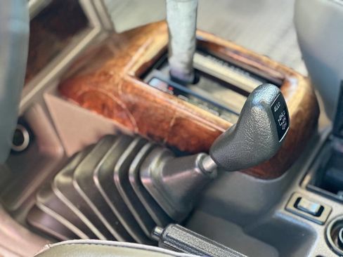 Used 2000 Mitsubishi Montero image 15