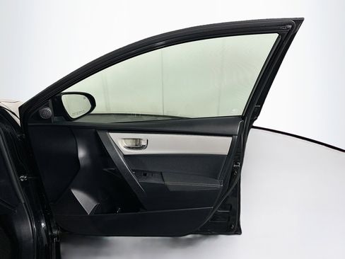 Used 2017 Toyota Corolla LE w/ Carpet Mat Package (TMS) FWD image 29