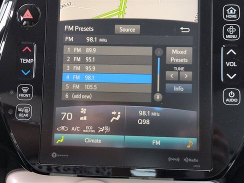 Used 2018 Toyota Prius Four w/ Advanced Technology Package FWD image 23