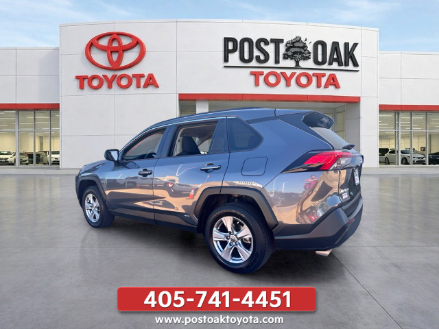 Used 2025 Toyota RAV4 LE AWD/4WD image 3