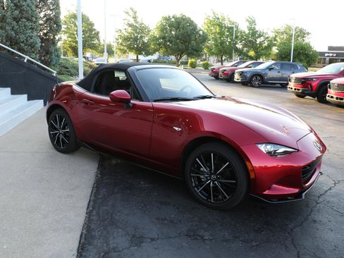 Certified 2026 MAZDA MX-5 Miata Grand Touring w/ Appearance Package RWD image 6