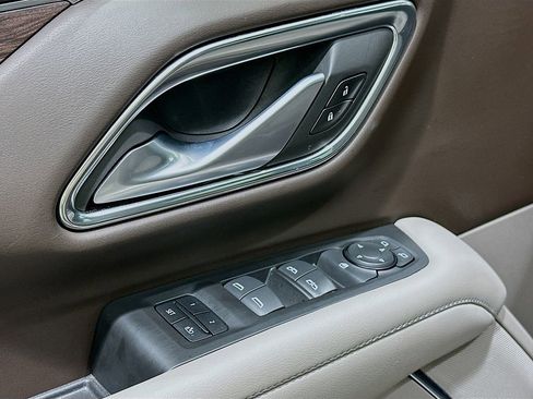 Used 2022 Chevrolet Tahoe LT RWD image 18
