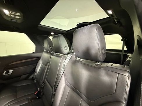 Used 2020 Land Rover Discovery HSE image 22
