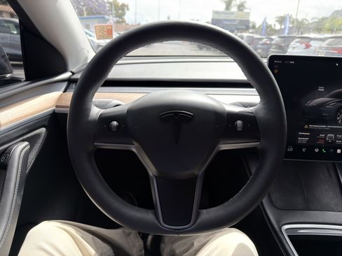 Used 2024 Tesla Model Y Long Range AWD/4WD image 27