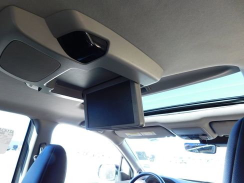 Used 2022 Honda Pilot Touring image 4