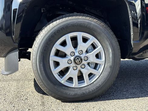 Used 2025 Toyota Tacoma SR5 AWD/4WD image 10