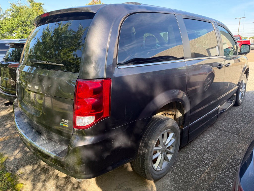 Used 2019 Dodge Grand Caravan SXT FWD image 5