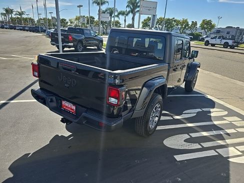 New 2025 Jeep Gladiator Sport image 10