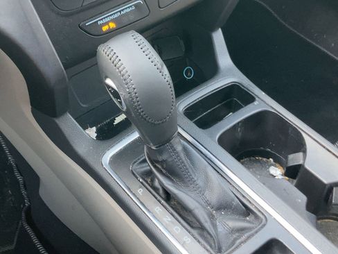 Used 2018 Ford Escape SE image 17