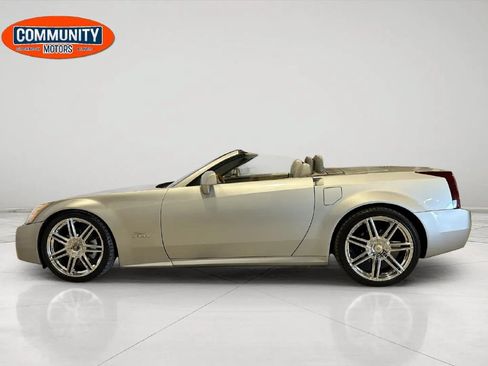 Used 2004 Cadillac XLR RWD image 37