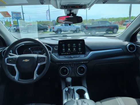 Used 2025 Chevrolet Blazer LT AWD/4WD image 17