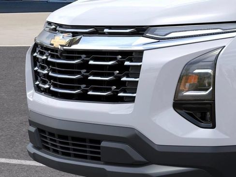 New 2026 Chevrolet Equinox LT w/ Convenience Package II AWD/4WD image 13