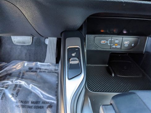 Certified 2025 Kia Sorento EX w/ Panoramic Sunroof Package image 29