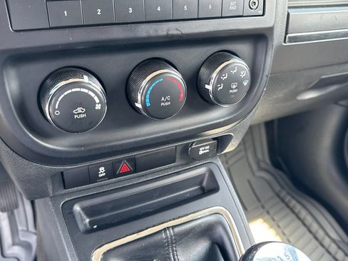 Used 2016 Jeep Patriot Sport FWD image 25