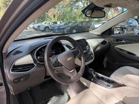 Used 2024 Chevrolet Malibu LT image 28