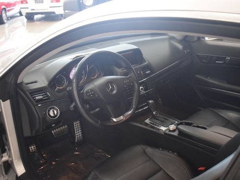 Used 2011 Mercedes-Benz E 550 Coupe image 31