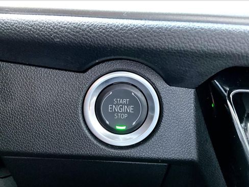 Used 2025 Chevrolet Traverse LT w/ Driver Confidence Package FWD image 33
