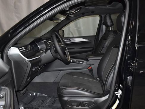 New 2025 Jeep Grand Cherokee Altitude w/ Trailer Tow Package image 10