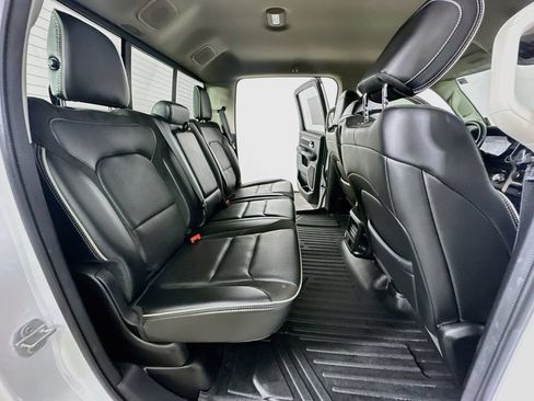 Used 2022 RAM 1500 Laramie AWD/4WD image 10